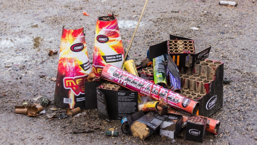 fireworks-g6fa450866_1920_-_Copie